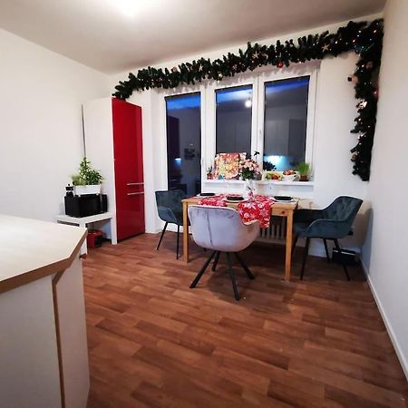 Cely Apartman Podlesi 54M2 S Dvema Balkony A S Novou Manzelskou Posteli, Zatim Neni Na Fotkach Brno Exterior foto